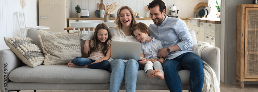 familia feliz porqie no tiene ojo seco